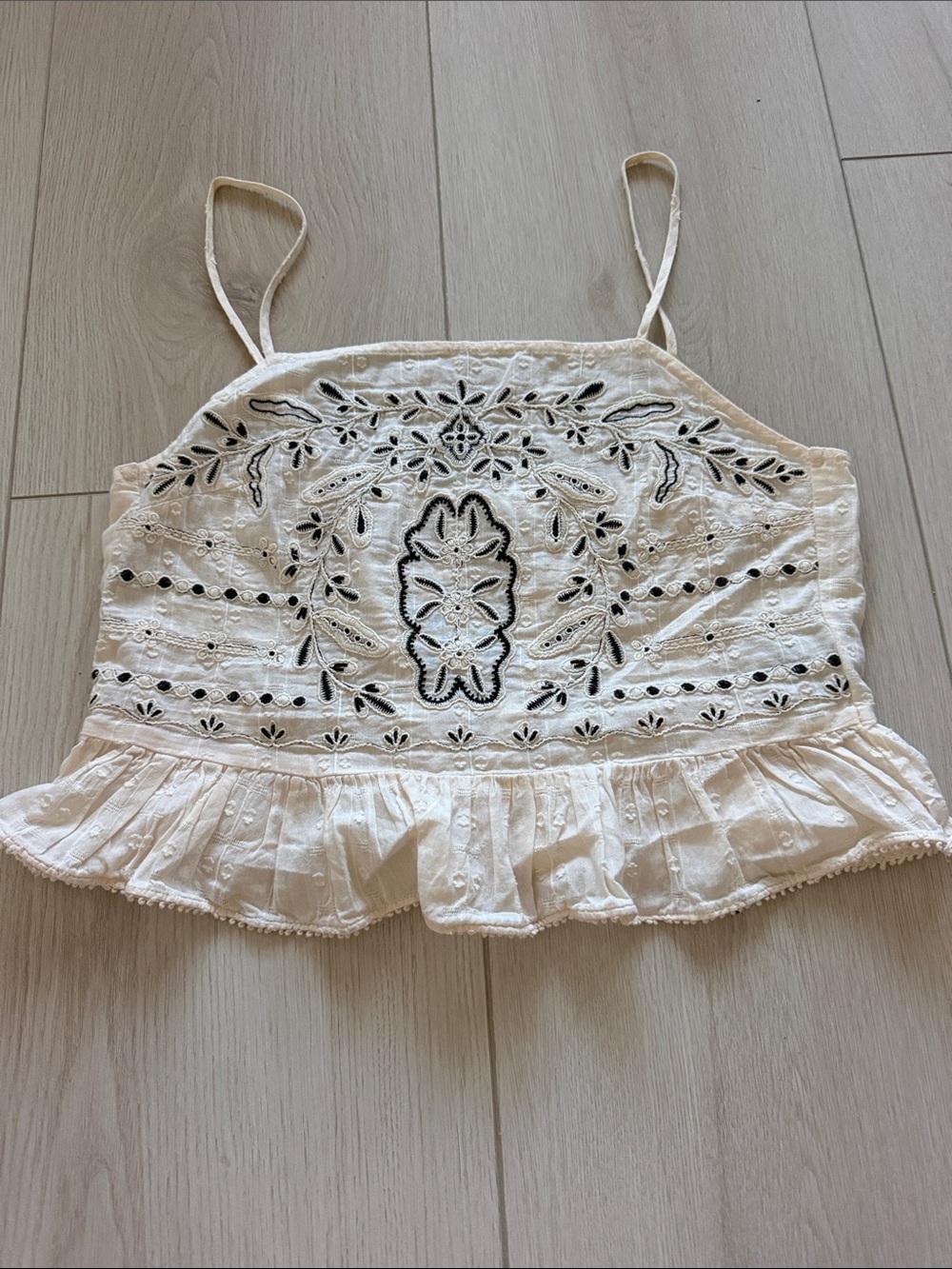 H&M Cream Embroidered Ruffle Cami Top - Picture 3 of 6